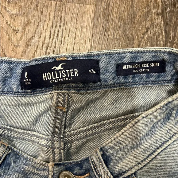 Hollister Ultra High Waisted Denim Skirt W24 - Picture 2 of 3
